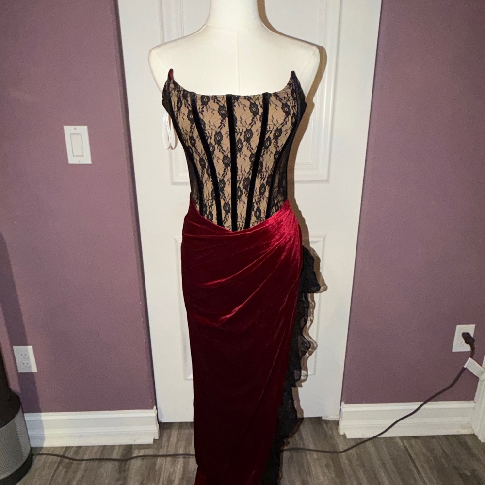 Elegant Red and Black Lace Maxi Dress